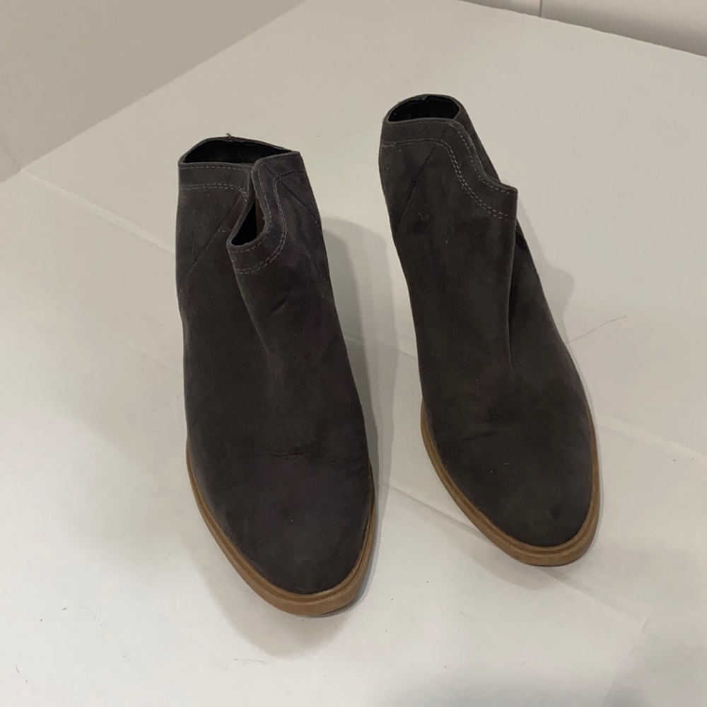 DV shoes